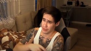 El youtuber Reeflay Panini deja morir a su novia embarazada durante un directo El youtuber Reeflay Panini deja morir a su novia embarazada durante un directo