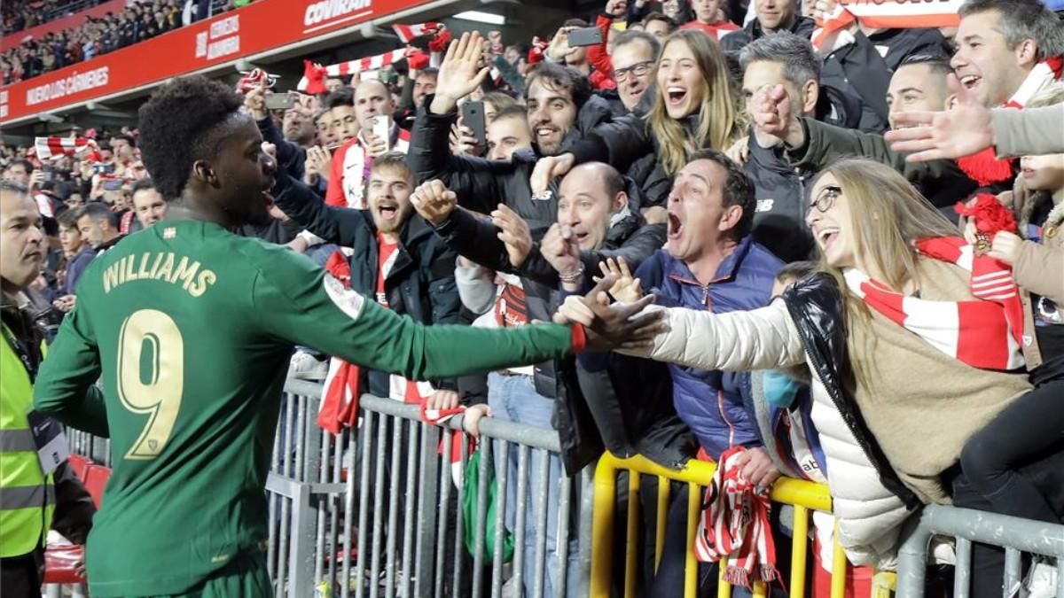 Iñaki Williams en un Nuevo Los Cármenes abarrotado por afición antes de la pandemia. Iñaki Williams en un Nuevo Los Cármenes abarrotado por afición antes de la pandemia.