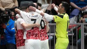 Los jugadores de ElPozo Murcia celebran uno de sus goles en la semifinal contra el Valdepeñas