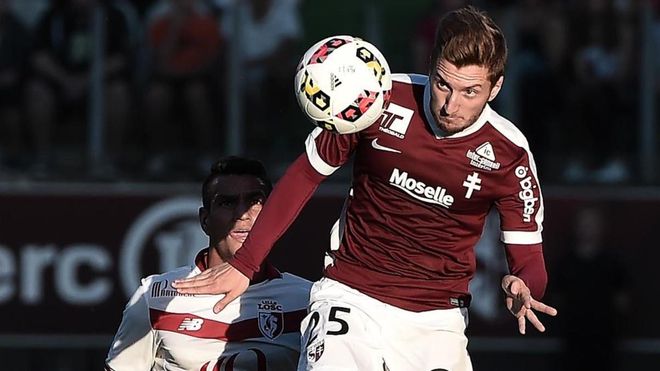 Ivan Balliu, jugador catalán del Metz, puede debutar este viernes con Albania Ivan Balliu, jugador catalán del Metz, puede debutar este viernes con Albania