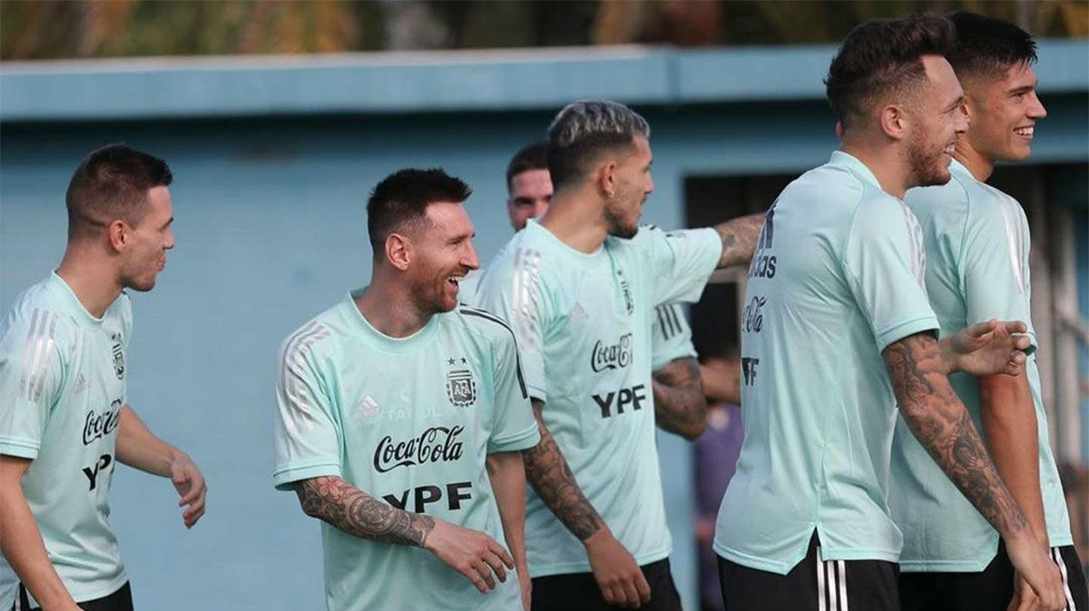 Nuevo entrenamiento de Argentina con Messi entre algodones