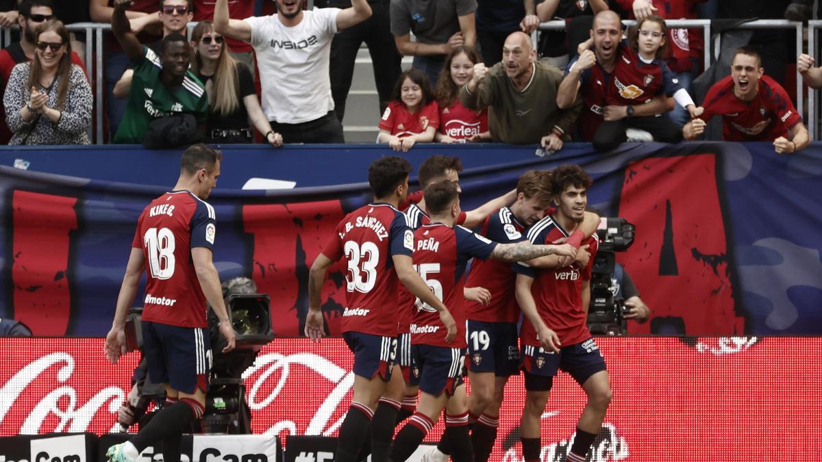 Resumen y goles del Osasuna-Elche (2-1) partido de la jornada 28