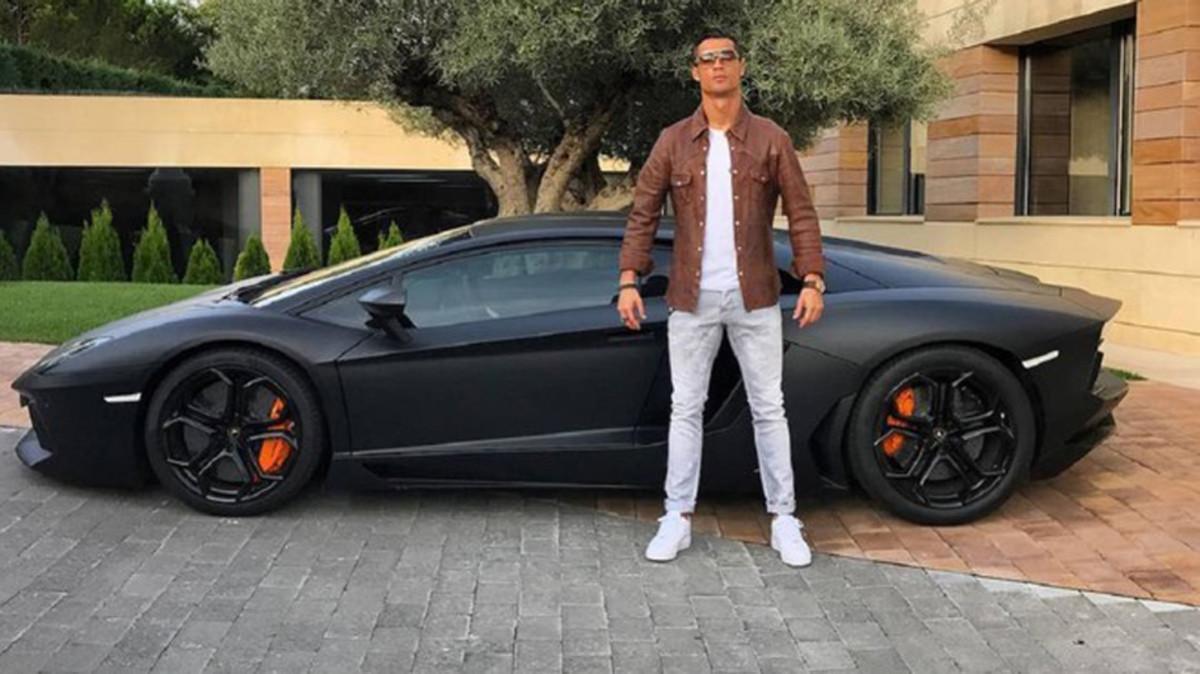 Cristiano Ronaldo y su Lamborghini Aventador S