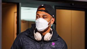 Aubameyang, a su llegada a Estambul con el Barça