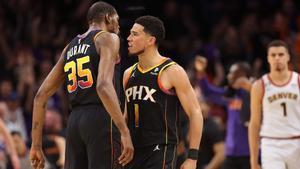 Booker y Durant guían a los Suns ante los Nuggets