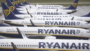 Los tripulantes de Ryanair vuelven a la huelga este lunes.