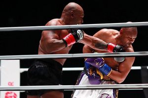 Tyson y Jones, durante el combate Tyson y Jones, durante el combate