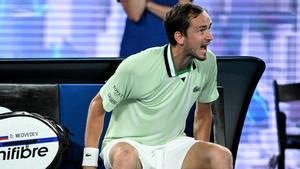 Medvedev, insultando y gritando al árbitro del partido de semifinales en el Abierto de Australia