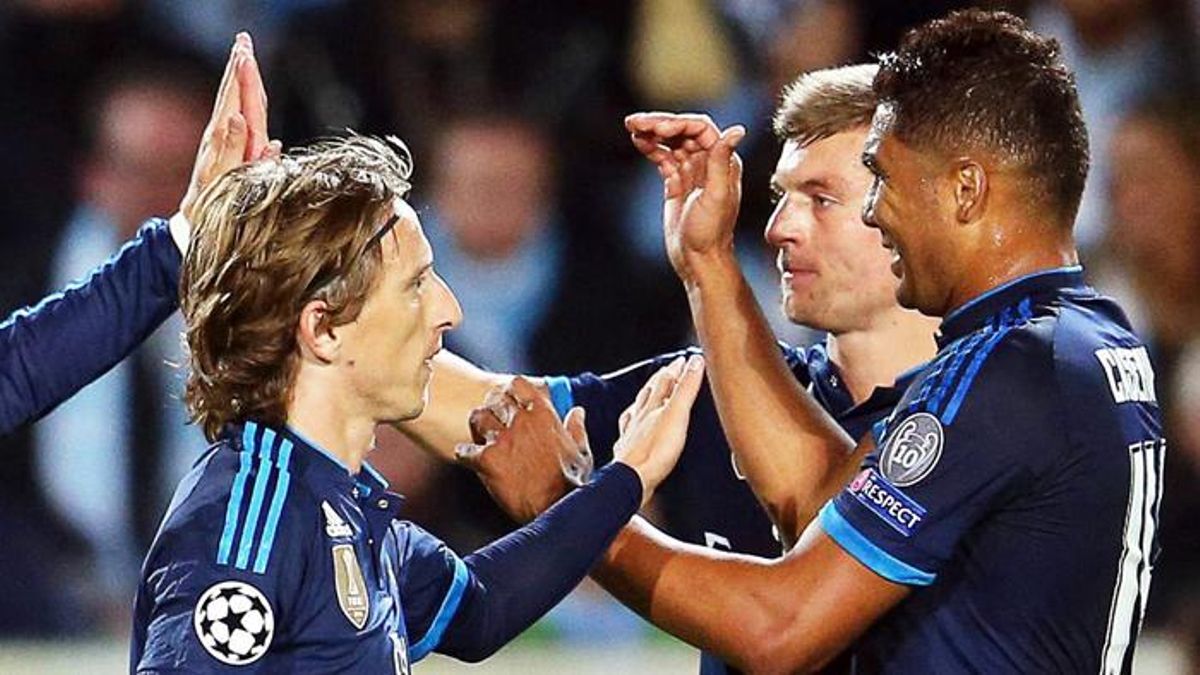 Casemiro, junto a Kroos y Modric Casemiro, junto a Kroos y Modric