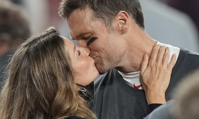 El beso de Gisele Bündchen y Tom Brady en la Super Bowl 2021 se hace viral El beso de Gisele Bündchen y Tom Brady en la Super Bowl 2021 se hace viral