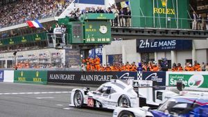 Fernando Alonso dio el pistoletazo de salida a la edición del 2014 Fernando Alonso dio el pistoletazo de salida a la edición del 2014