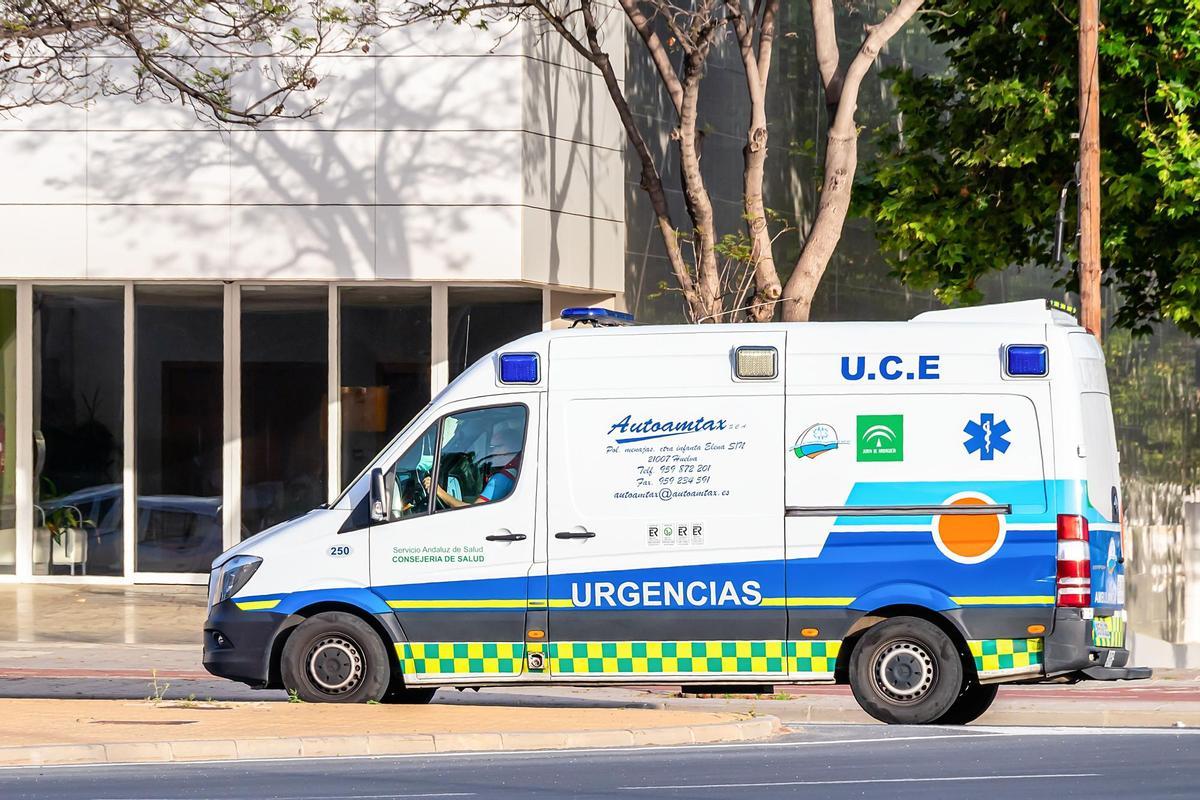 Una ambulancia de Huelva, en una imagen de archivo.