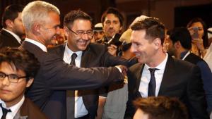 Bartomeu y Bordas saludan a Messi