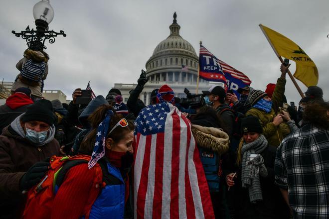El Pentágono borró mensajes sobre el asalto al Capitolio tras la marcha de Trump