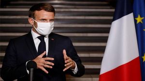 Francia se plantea un nuevo confinamiento nacional con la mitad de incidencia que España Francia se plantea un nuevo confinamiento nacional con la mitad de incidencia que España