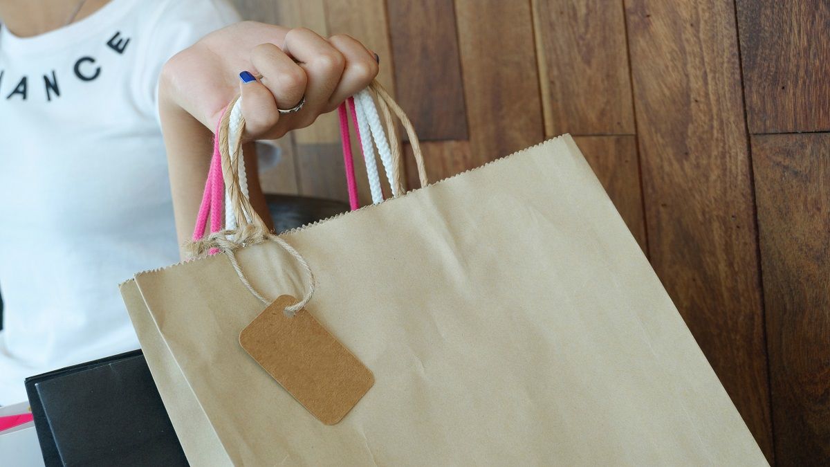 Wales increases ban on plastic bags and tissue