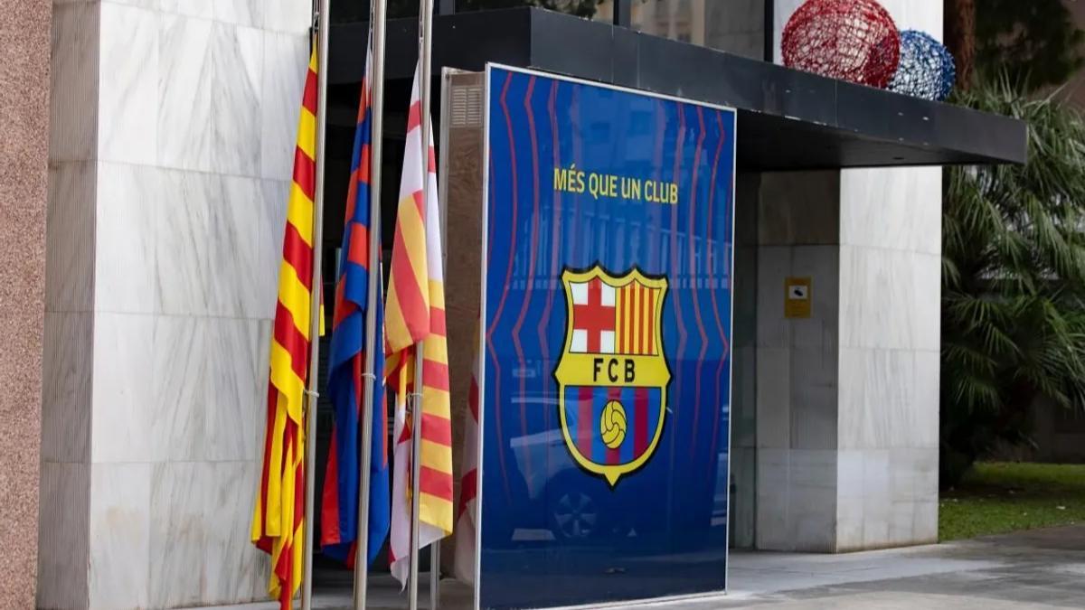 Entrada de la sede del FC Barcelona en Arístides Maillol