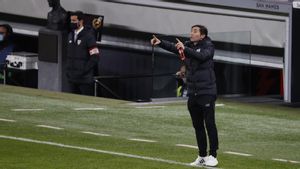 Marcelino dando órdenes durante el partido contra el Barça Marcelino dando órdenes durante el partido contra el Barça
