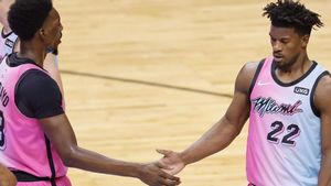 Adebayo y Butler, durante un partido reciente de los Heat Adebayo y Butler, durante un partido reciente de los Heat
