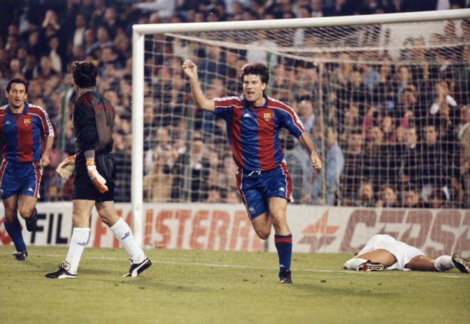 Michael Laudrup (89/90-93/94), uno de los jugadores más elegantes de la historia del Camp Nou, marcó 97 goles de blaugrana