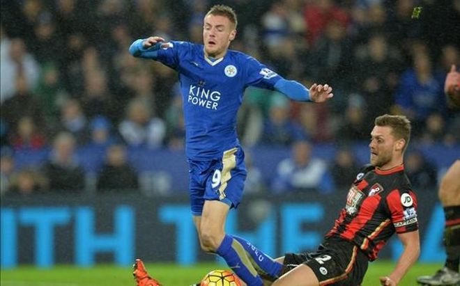 Vardy seguirá marcando goles para el Leicester durante tres temporadas y media más Vardy seguirá marcando goles para el Leicester durante tres temporadas y media más