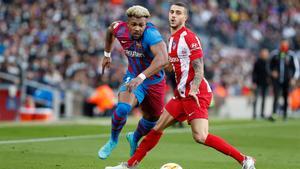 Adama Traoré, en un lance del partido entre el Barça y el Atlético de Madrid