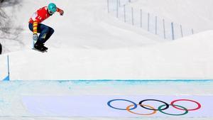 Imágenes de una prueba de snowboard olímpico en Beijing
