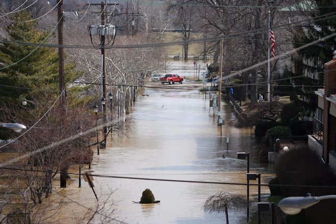 Las catastróficas inundaciones en Kentucky dejan ya 25 muertos y decenas de miles de afectados