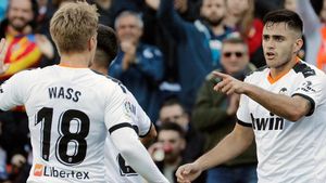 Maxi Gómez celebra uno de sus últimos goles junto a Wass Maxi Gómez celebra uno de sus últimos goles junto a Wass