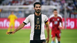 Gündogan, luciendo el brazalete germano