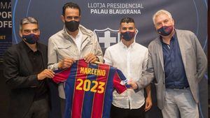 Albert Soler, Josep Ramon Vidal-Abarca y Txus Lahoz flanquaron a Marcenio en la fotografía de su renovación Albert Soler, Josep Ramon Vidal-Abarca y Txus Lahoz flanquaron a Marcenio en la fotografía de su renovación