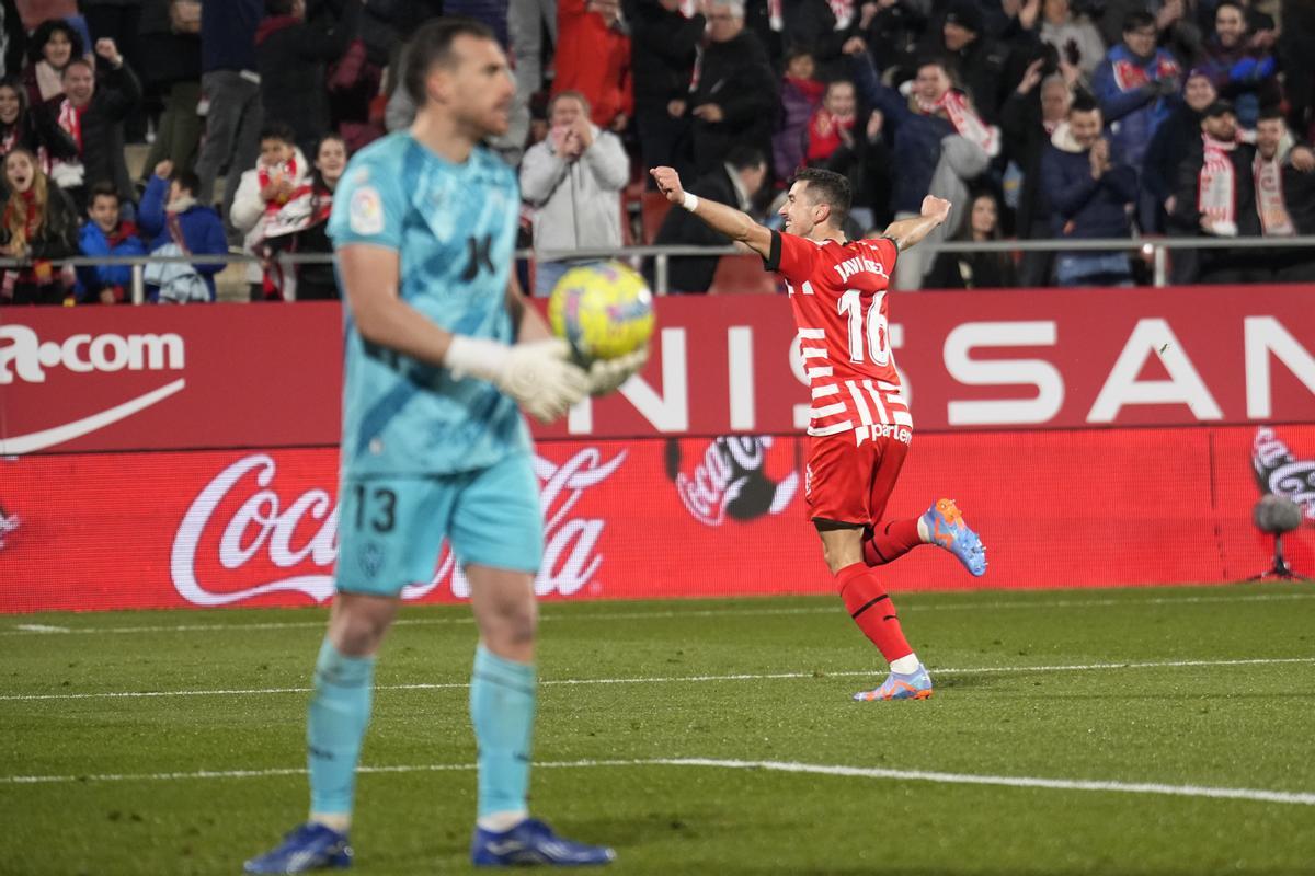 Resumen, goles y highlights del Girona 6 - 2 Almería de la jornada 22 de LaLiga Santander