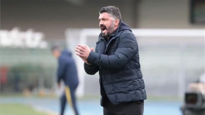 Gennaro Gattuso durante un partido con el Nápoles Gennaro Gattuso durante un partido con el Nápoles