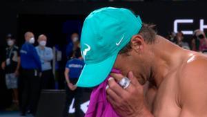¡Nadal no pudo contener las lágrimas tras ganar a Berrettini en la semifinal del Open de Australia!