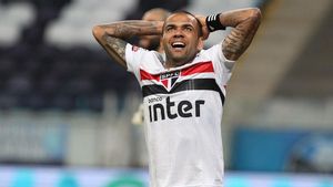 Dani Alves está haciendo una temporada soberbia en el Sao Paulo Dani Alves está haciendo una temporada soberbia en el Sao Paulo
