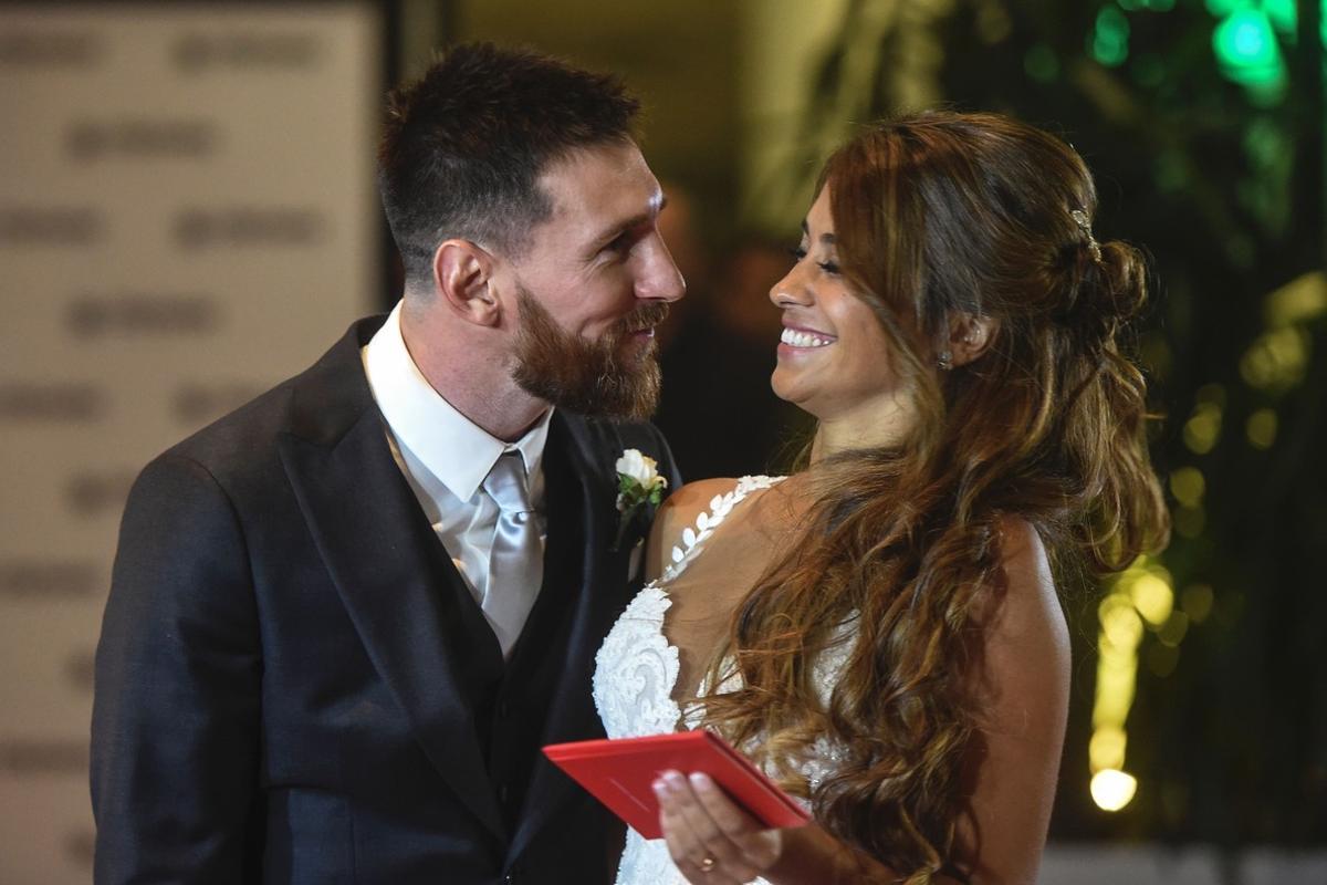 Messi & Antonela donate excess wedding food and drink to local food ba