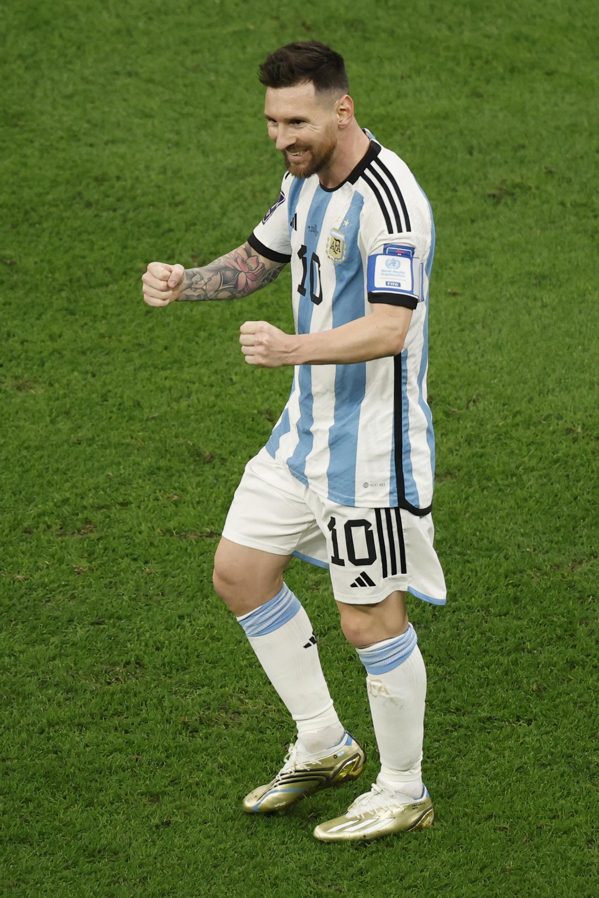 La imagen más esperada de Leo Messi levantando la Copa de campeón del Mundo