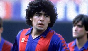 Pedro Sánchez reacciona a la muerte de Maradona con este mensaje Pedro Sánchez reacciona a la muerte de Maradona con este mensaje