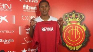 Al parecer, Reyna se saltó el toque de queda Al parecer, Reyna se saltó el toque de queda