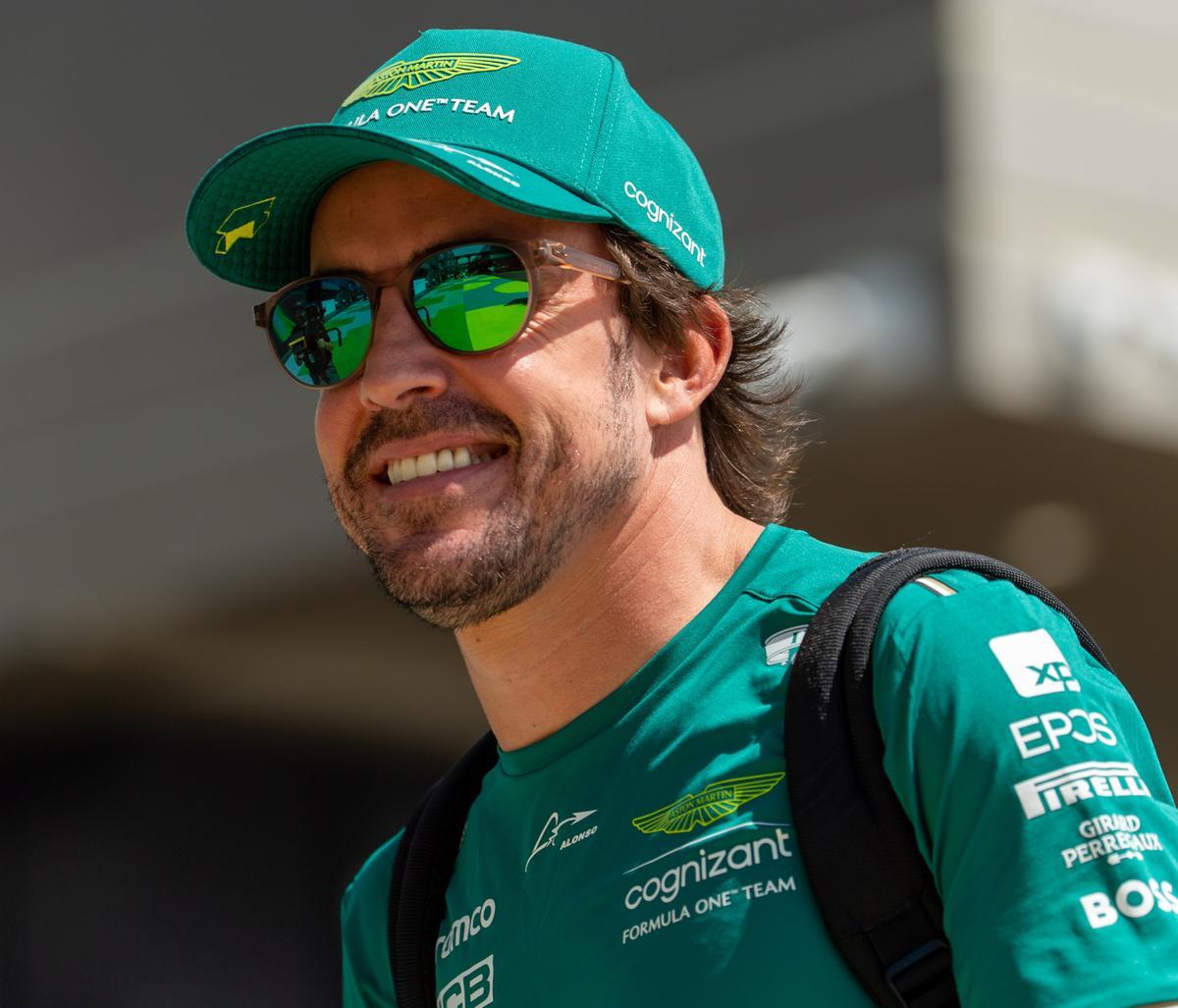 Alonso dobla las ilusiones en Arabia, donde Checo repite la pole de 2022