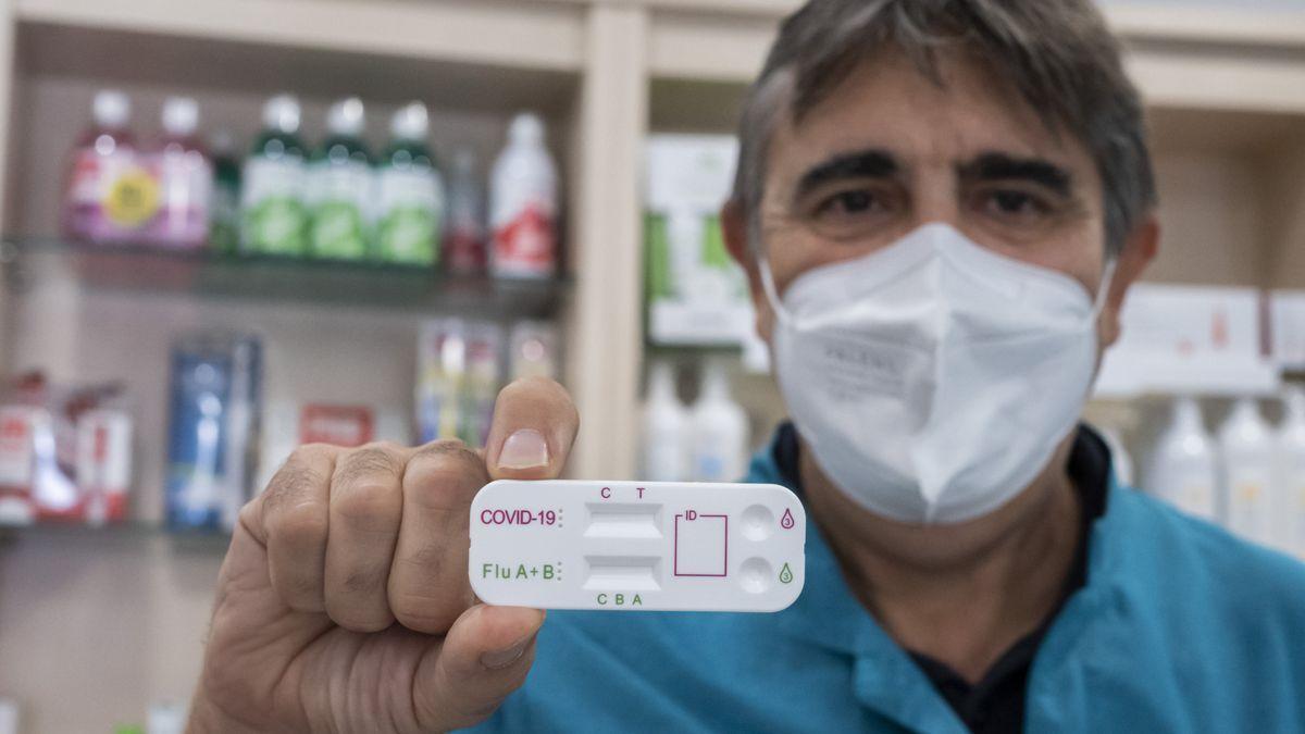 Llega a las farmacias un nuevo test que detecta a la vez coronavirus y gripe.