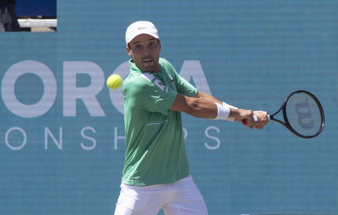 Bautista supera a Ramos y espera rival en la final de Kitzbühel