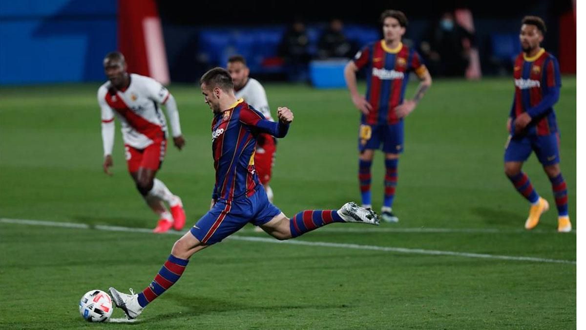 Así marcó de penalti Rey Manaj el primero de los dos goles a LHospitalet Así marcó de penalti Rey Manaj el primero de los dos goles a LHospitalet