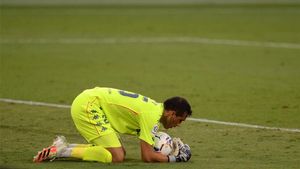 Claudio Bravo durante un encuentro de LaLiga Santander Claudio Bravo durante un encuentro de LaLiga Santander