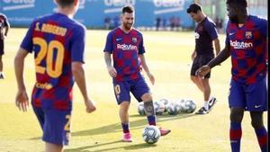 Messi sigue de baja en el Barcelona