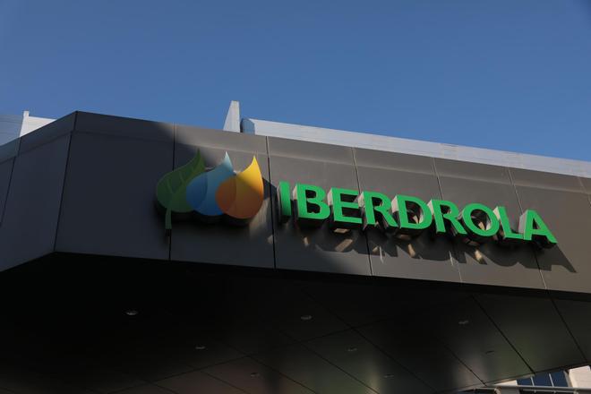 Iberdrola arrebata a Endesa el primer puesto como eléctrica con más clientes de España