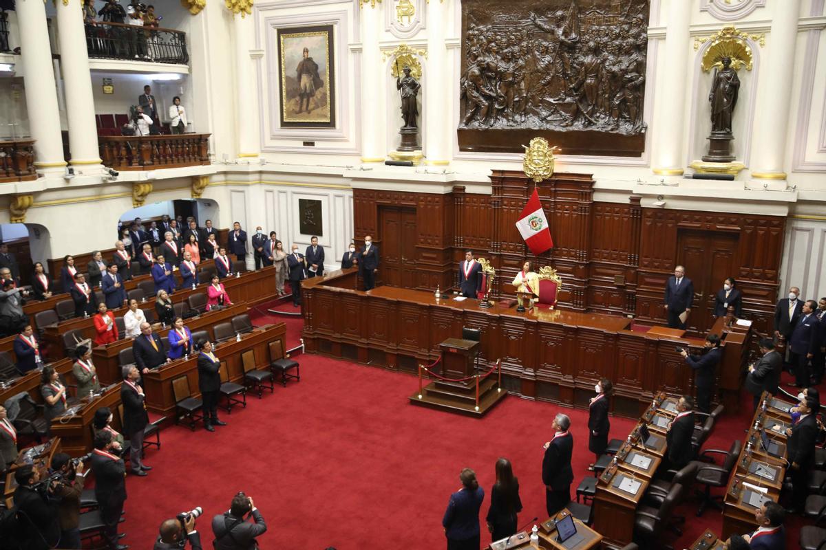 El Congreso peruano aplaza para el martes la votación sobre el adelanto de las elecciones