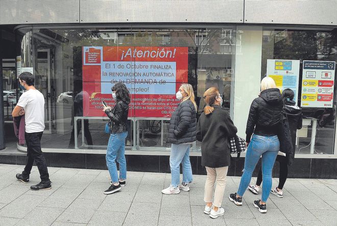 El empleo suma 67.000 ocupados, aupado por el final de la sexta ola