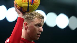 Van de Beek durante un partido con el Manchester United Van de Beek durante un partido con el Manchester United