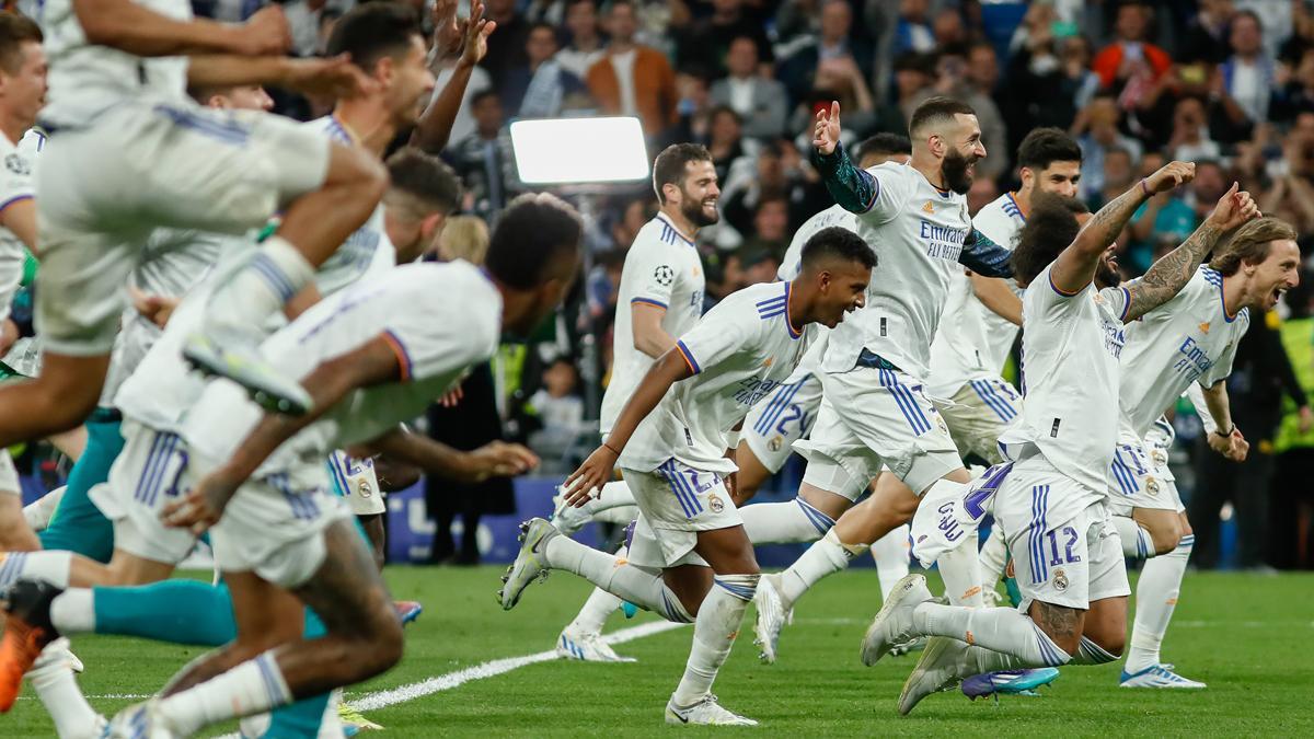 Los jugadores madridistas celebran su pase a la final de la Champions